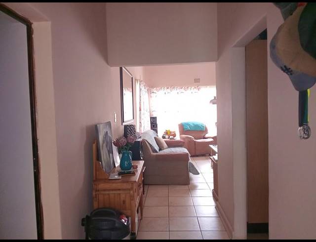 3 BEDROOM HOUSE FOR SALE IN VANDERBIJLPARK SE 6